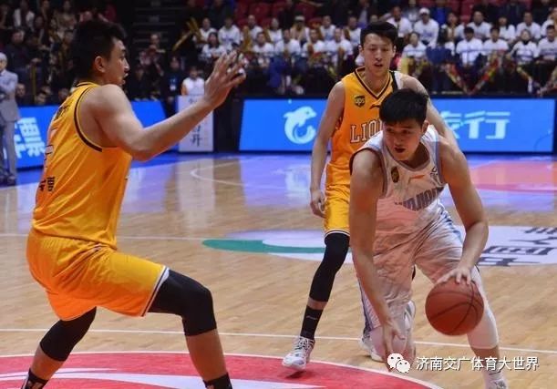  辽宁男篮加时险胜广东斩获三连冠