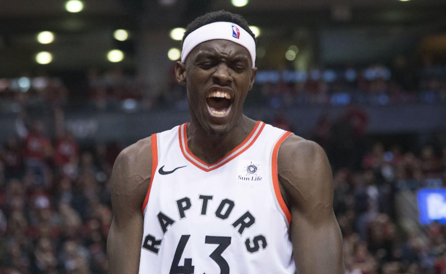 猛龙西亚卡姆统治内线大胜骑士 猛龙西亚卡姆统治内线大胜骑士