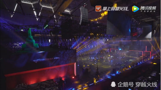  电竞解说激情四射，点燃赛场火热氛围