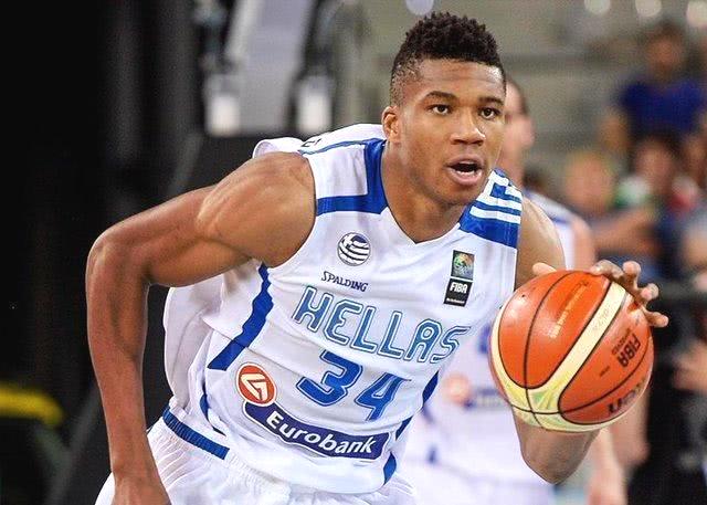  贾巴尔攻防俱佳，迪拜免税网球锦标赛封后