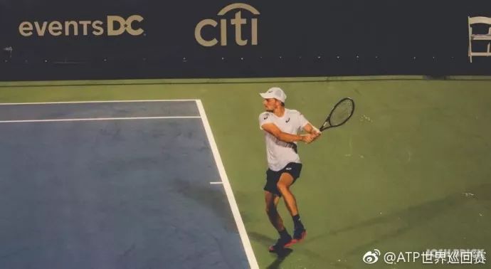  西西帕斯单反绝技频现，力克强敌晋级八强