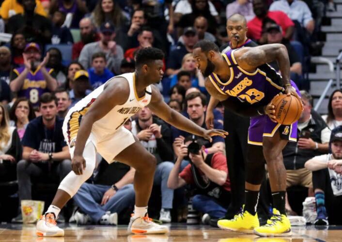  鹈鹕锡安威廉森暴扣连连压制对手