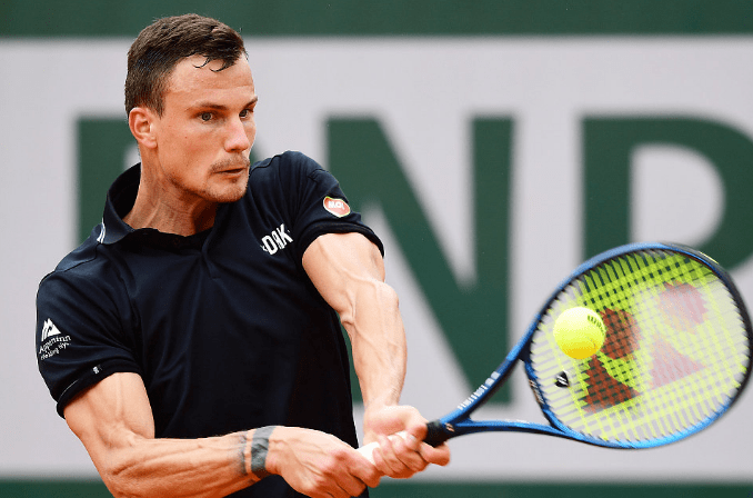 卢布列夫挽救赛点逆转晋级大师赛 卢布列夫挽救赛点逆转晋级大师赛