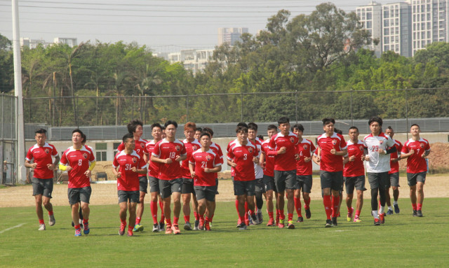  赛前训练开放日，球迷零距离接触球星